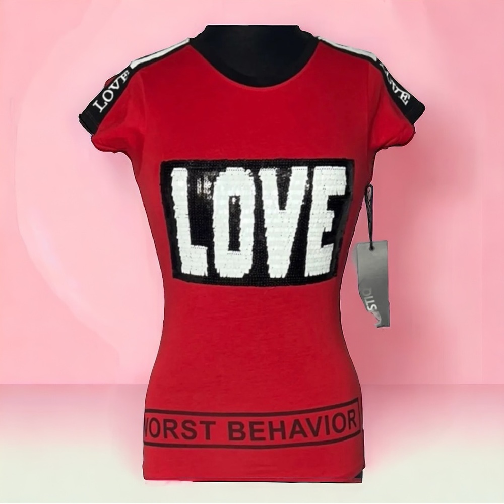 WOMEN’S SEQUINED LOVE PATCH TEE-RED